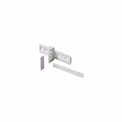Cette glissière frigo PVC de faible épaisseur se glisse entre la porte du réfrigérateur et la porte d'habillage pivotante. El ...