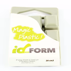 Matière plastique thermoformable. Au contact de la chaleur (au-delà de 65 °C), la matière devient molle. En refroidissant (en ...