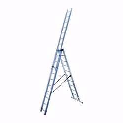 Base rapportée pour une meilleure stabilité. Echelons sertis monoblocs. Echelle transformable 3 plans. 3x11 échelons en alumi ...