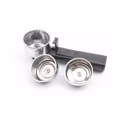 Porte filtre + 2 filtres pour Cafetière, Expresso MAGIMIX La poignée porte filtre est livrée avec 2 filtres, une tasse et 2 t ...