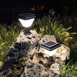 La Lanterne Extérieure Solaire Crépusculaire IP65 2W est idéale pour baliser votre jardin avec un éclairage solaire et donc s ...