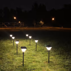 Description générale Le Spot à Piquer Solaire Crépusculaire IP65 2W est conçu pour une installation facile dans votre jardin, ...
