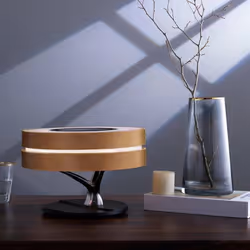 Découvrez la Lampe de Chevet Ronde "Horizon" avec Enceinte & Chargeur Sans fil - Dimmable Tactile, une création magnifique qu ...
