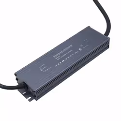 Le Transformateur 220V 24V IP67 200W DC 8.3A est la quintessence de l'efficacité et de la robustesse en matière de transforma ...