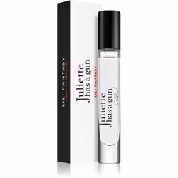 Inoubliable, raffinée et légèrement gourmande. L'Eau de parfum Juliette Has A Gun Lili Fantasy est une fragrance audacieuse e ...