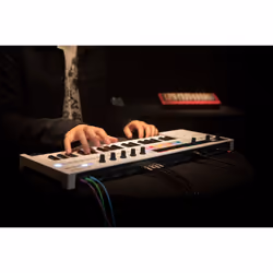 Arturia KeyStep Pro clavier MIDI 37 touche(s) USB Blanc - Vue supplémentaire 5