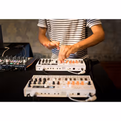 Arturia MicroFreak Vocoder Synthétiseur digital 25 Blanc - Vue supplémentaire 5