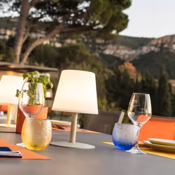 Lumisky Standy Mini Cream lampe de table LED