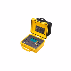 Numéro de modèle p = Ca 6541 Type de testeur = Testeur d'isolement et de continuité Tension de test maximum = 1000V Mesure de ...