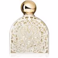 Ce qui fait la magie de ce parfum, c’est qu’il est adapté aussi bien aux hommes qu’aux femmes. Chacun y trouve son bonheur, e ...