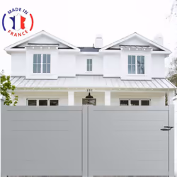 Caractéristiques du portail aluminium coulissant plein en kit Le portail aluminium coulissant plein coulisse manuellement ver ...
