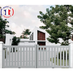 Portail aluminium coulissant ajouré en kit dimensions L.3000 (entre piliers) x H.1200 mm Couleurs Gris clair (ral 7035)