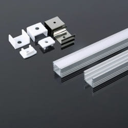 Profilé d'aluminium argenté pour bande led (l max : 12,4mm) Couverture satinée 2000 x 17,4 x 12,1mm