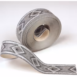 Ce modèle est un frise adhésive (340 grammes/m2) de style motifs ethnique|contemporain|design|effets de matières. Il est lava ...