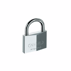 Fonction clé prisonnière pour cadenas 40 et 50 mm.Livré avec 2 clés.Garantie 2 ans ◉ Détails : Matière du coffre : laiton ◉ M ...