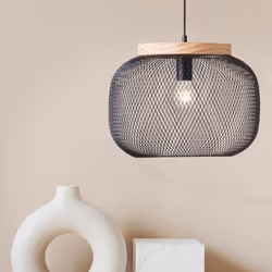 La suspension Giada s'intègre parfaitement à votre intérieur. Éclairant de manière ciblée au-dessus de la table basse ou de l ...