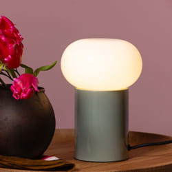 Brilliant - Lampe de table brillante Knut avec verre blanc, hauteur 22 cm, E27, verte