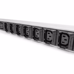 Digitus PDU Basic IT, triphasé 16 A, 24 x C13, 3 x C19, câble d’alimentation 3 m, connecteur IEC 60309 16 A