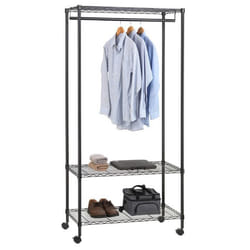 Portant à vêtements BRINDISI penderie simple sur roulettes vestiaire mobile avec 1 barre et 2 tablettes en métal noir