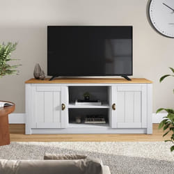 Meuble TV BOLTON - IDIMEX - Banc TV de 138 cm - Rangement 2 portes et 2 niches - Pin massif lasuré blanc et brun
