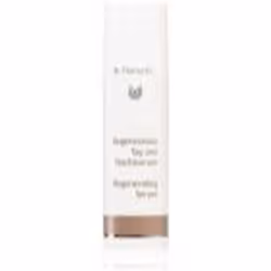 Une régénération intense et une nouvelle vie pour les peaux matures. Le sérum régénérant visage Dr. Hauschka contient des ext ...