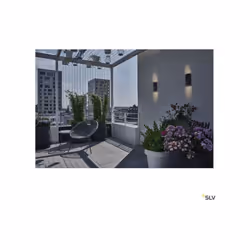 Équipée d’une puissante LED blanc chaud, l’applique VILUA est disponible en plusieurs versions. Les surfaces lumineuses bidir ...