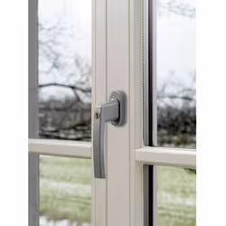 Informations techniques Couleur : argent Poignée de fenêtre verrouillable argent Cette poignée de fenêtre est adaptée à n'imp ...