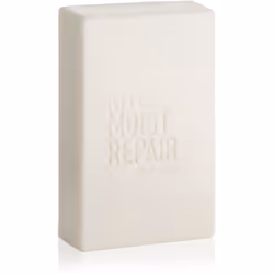 Aujourd’hui, chaque geste compte pour l’environnement. Le shampoing solide KMS Moist Repair Solid Shampoo possède les mêmes e ...
