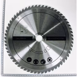 La lame de scie circulaire Scheppach possède 60 dents et mesure 305 mm de diamètre. Cette lame pour scie circulaire est notam ...