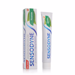 Le dentifrice Sensodyne Fluoride assure un soin complet de vos dents et de vos gencives. Il nettoie la plaque dentaire et les ...