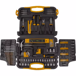 Ce jeu d’outils complet contient 145 outils et accessoires essentiels, dont divers tournevis, un niveau à bulle, un arrache-c ...