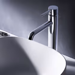- DESIGN : Le design moderne permet une utilisation facile et le robinet élégant pour lavabo attire l'attention dans chaque s ...