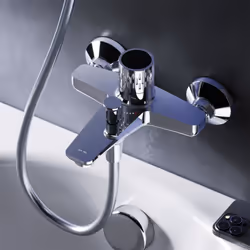 Le design du mitigeur a été développé par les auteurs de l'identité produit de la marque AM.PM - GP designpartners, Autriche, ...