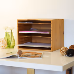 Relaxdays Corbeille à courrier en bambou HLP : 26 x 33 x 24,5 cm, organiseur de bureau, 4 niveaux, nature
