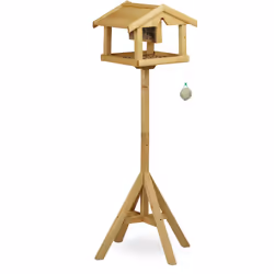 Cette jolie mangeoire est entièrement fabriquée en bois véritable imprégné et est prête à l’emploi en extérieur. Son contenu  ...