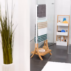 Porte-serviettes sur pied 3 bras salle de bain blanc support valet serviteur HxlxP: 104 x 41 x 28,5 cm, blanc - Relaxdays