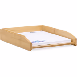 La corbeille à courrier pratique en bois empile les uns au dessus des autres les documents importants, les lettres et les fac ...