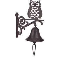 Votre hall d’entrée peut tolérer un peu de charme décoratif ? Alors la cloche de porte en fonte est clairement à recommander. ...