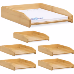 La corbeille à courrier pratique en bois empile les uns au dessus des autres les documents importants, les lettres et les fac ...