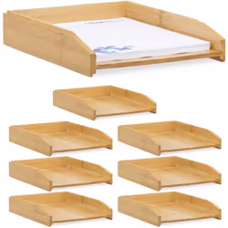La corbeille à courrier pratique en bois empile les uns au dessus des autres les documents importants, les lettres et les fac ...