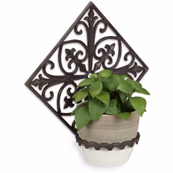 Grâce à ce porte-pot en fonte au style ornemental façon antiquité, vous pouvez mettre en valeur vos plantes chez vous. Les fo ...