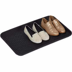 Tous le savent, personne n’aime ça: Des chaussures sales et humides salissent le vestibule et le couloir en particulier en au ...