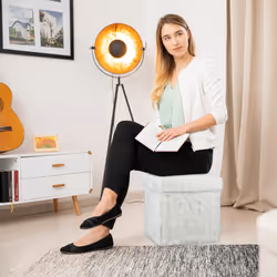 Tabouret à pelage, pliable, rembourré, Peluche, tabouret avec rangement, 40 l, HxLxP: 39 x 38 x 38 cm, blanc - Relaxdays