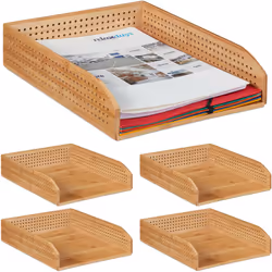 La corbeille à courrier pratique en bois empile les uns au-dessus des autres les documents importants, les lettres et les fac ...