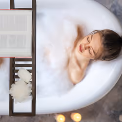 Relaxdays - Pont de baignoire bambou, 70cm de large, tablette de salle de bain à suspendre, tablette à accessoires, marron