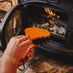 Relaxdays - Soufflet cheminée, barbecue, allume feu rustique, clous décoratifs dorés, longueur de 39 cm, marron/noir