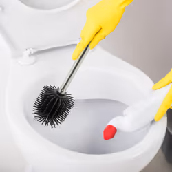 Relaxdays - Brosse wc silicone en lot de 2, antibactérien, effet lotus, avec tête amovible, balai toilette, noir/argenté