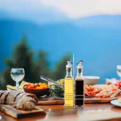 Relaxdays Set huile vinaigre, bouteilles en verre 300 ml, bec verseur, sauce, vinaigrette, 2x distributeurs, transparent