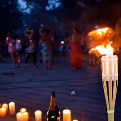 Relaxdays Torches en bambou, Set de 10, flambeaux extérieurs, HxD : 90 x 6 cm, rechargeable avec mèches de rechange