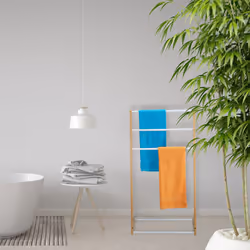 Porte-serviette sur pied, 3 barres, salle de bain, chambre, hlp : 98 x 62 x 30 cm, bambou et fer, nature/blanc - Relaxdays